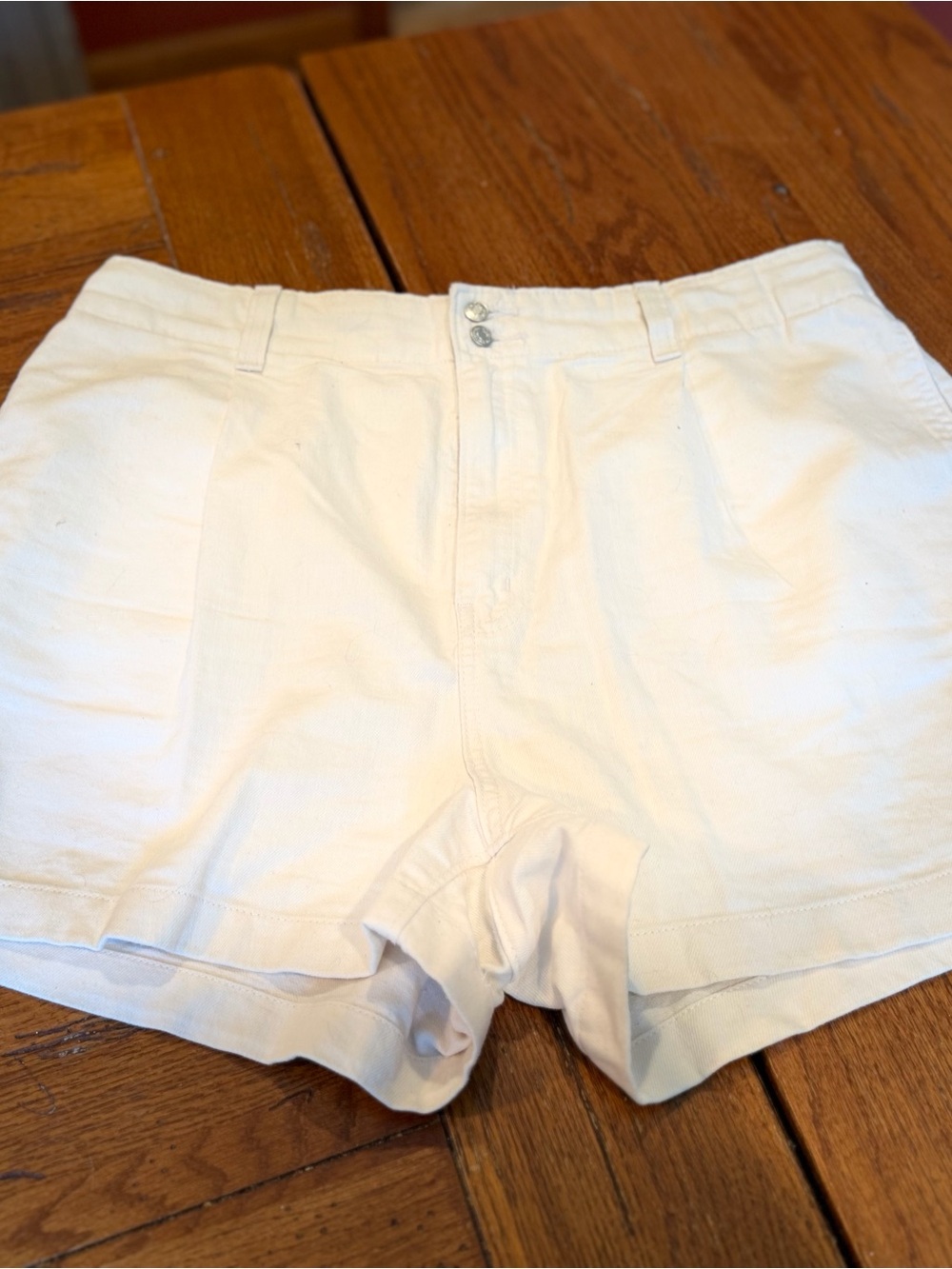 Denizen from Levi's High-Waist Cream-White Tailored Shorts